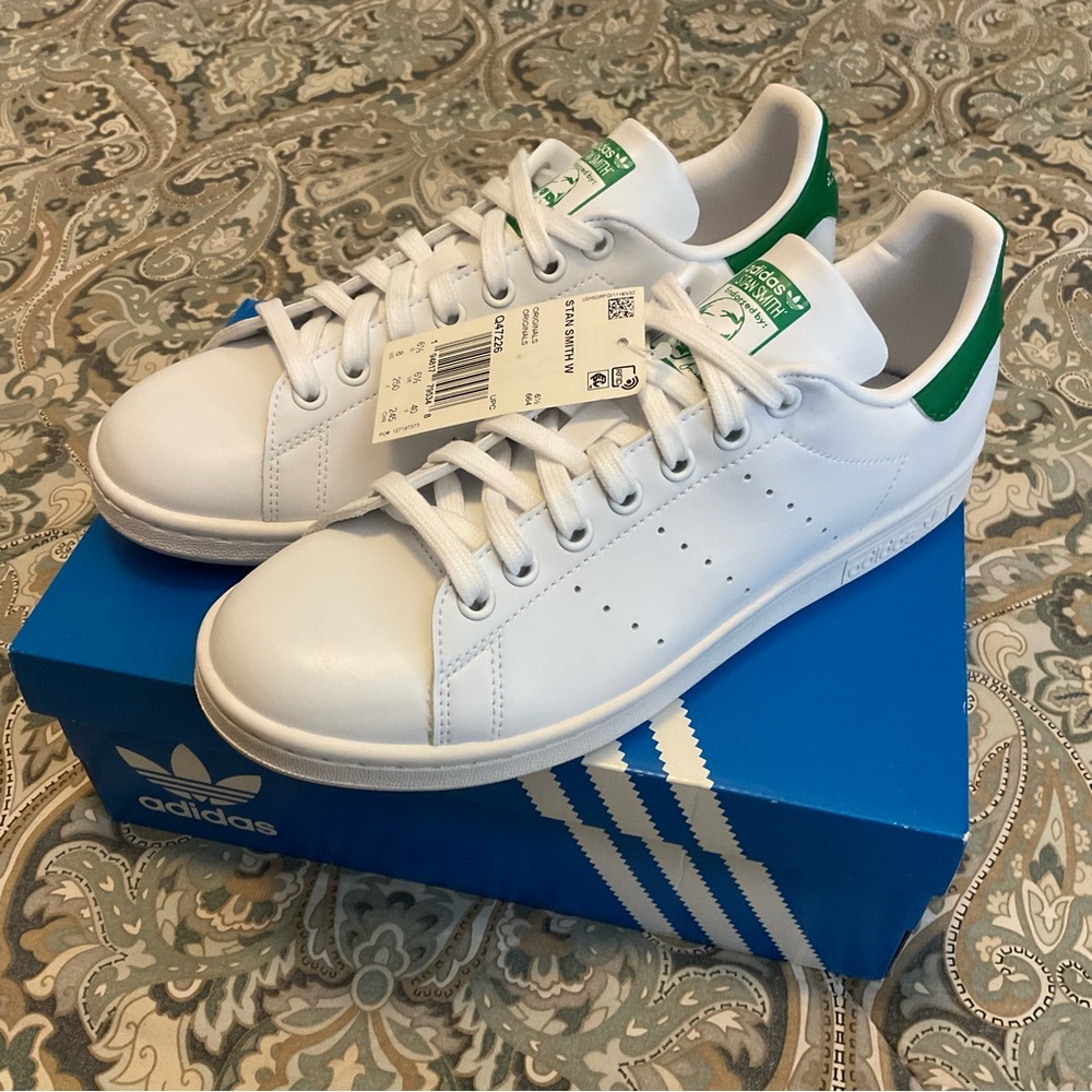 NWT Adidas Originals Stan Smith Women’s Sz 8
